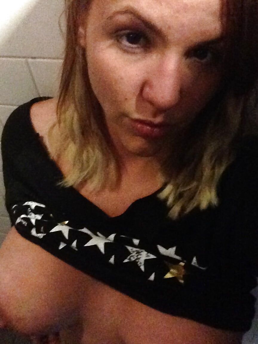 Getting tits out for you all to enjoy tabbyanne 2014