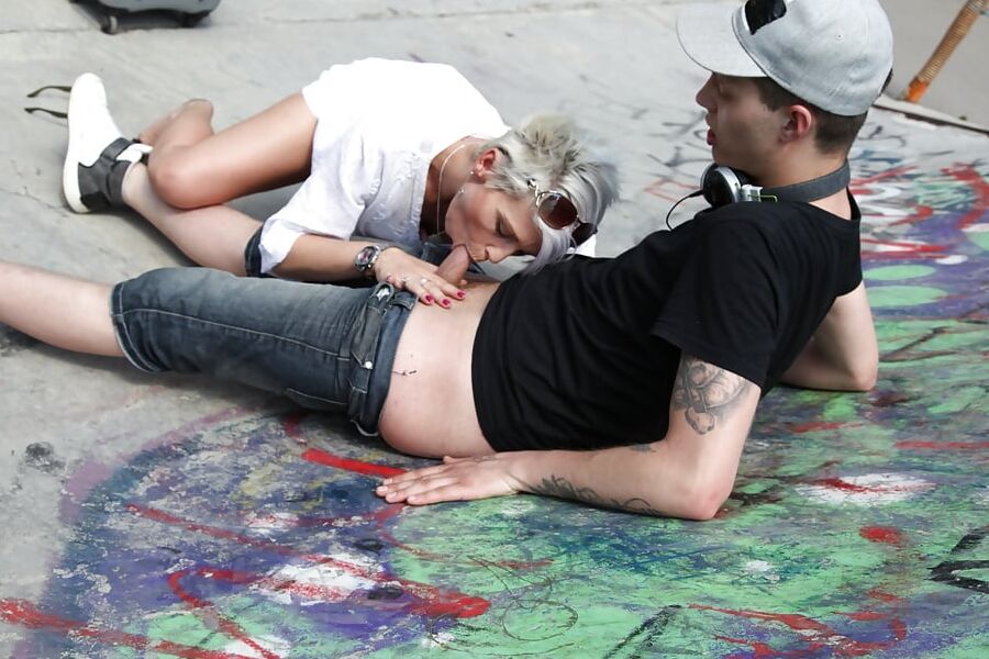 Mature Victoria fucked in public skate park GrandMams.com