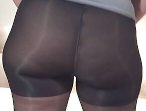 Big Ass and Hairy Pussy in Pantyhose