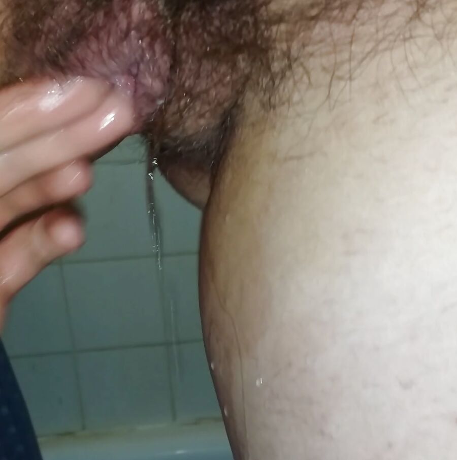 Fingering Hairy Pussy For Squirt