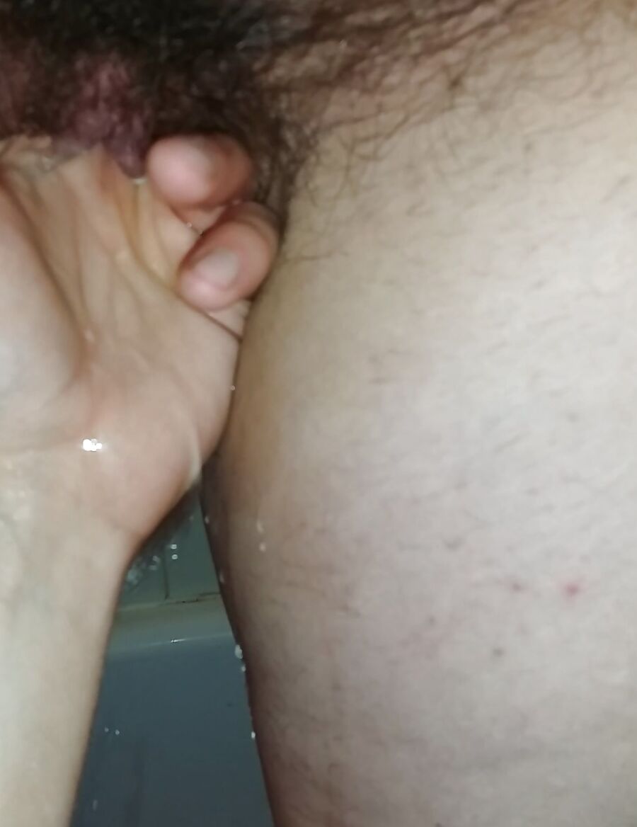 Fingering Hairy Pussy For Squirt