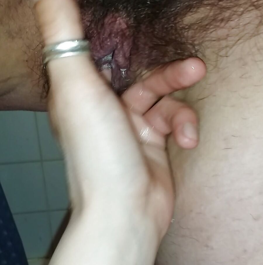 Fingering Hairy Pussy For Squirt