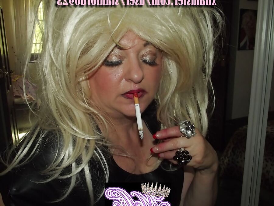 MOLLIE CONDOM SLUT PT 2