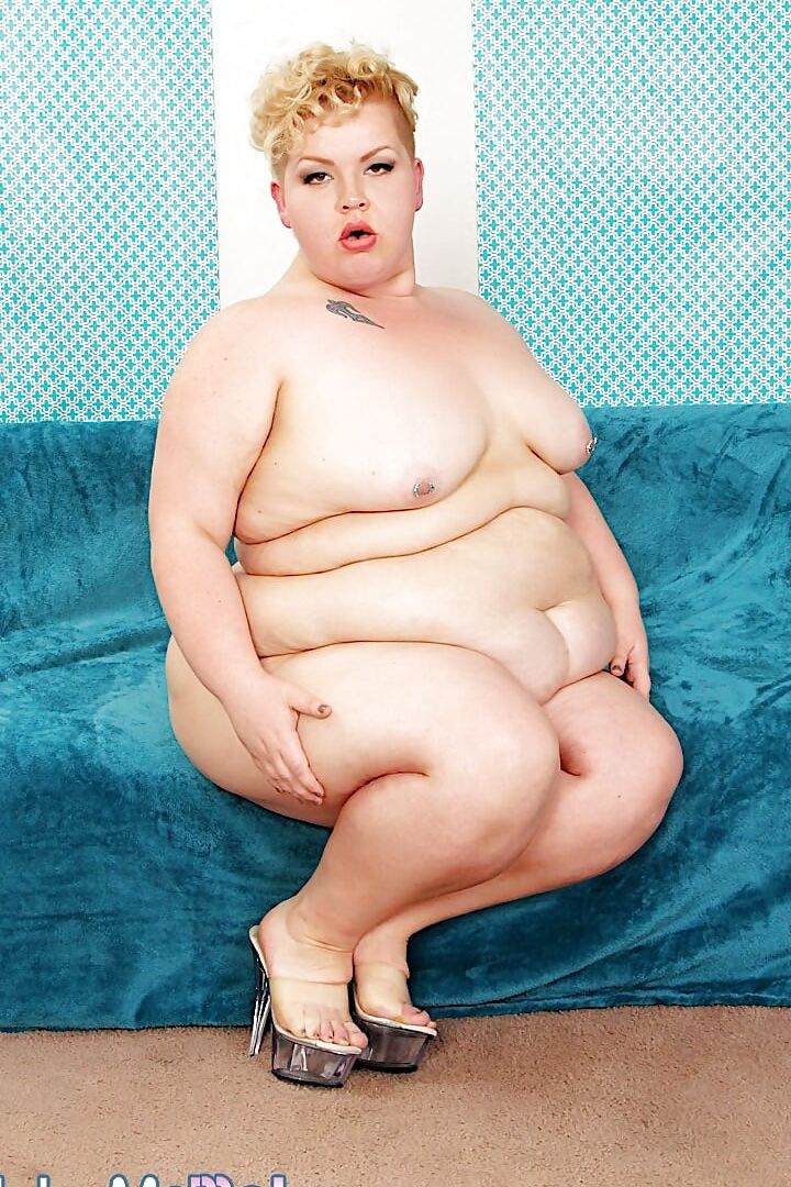 Cute and chubby BBW Velma Voodoo