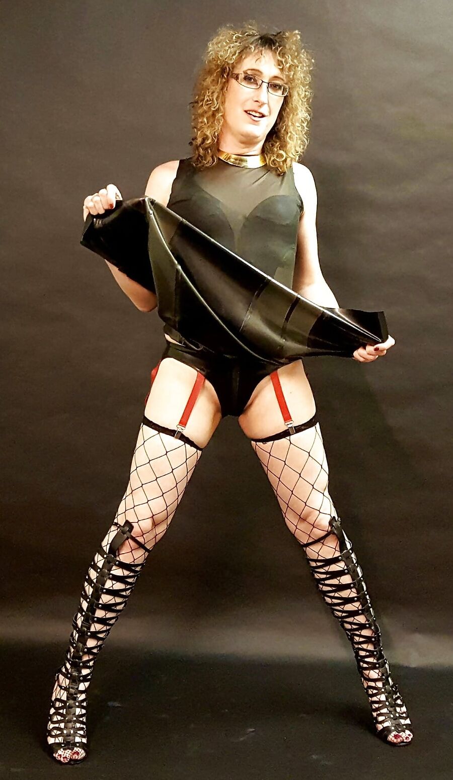 Latex Striptease