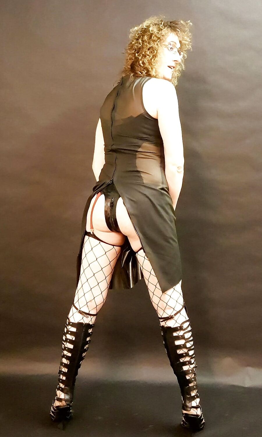 Latex Striptease