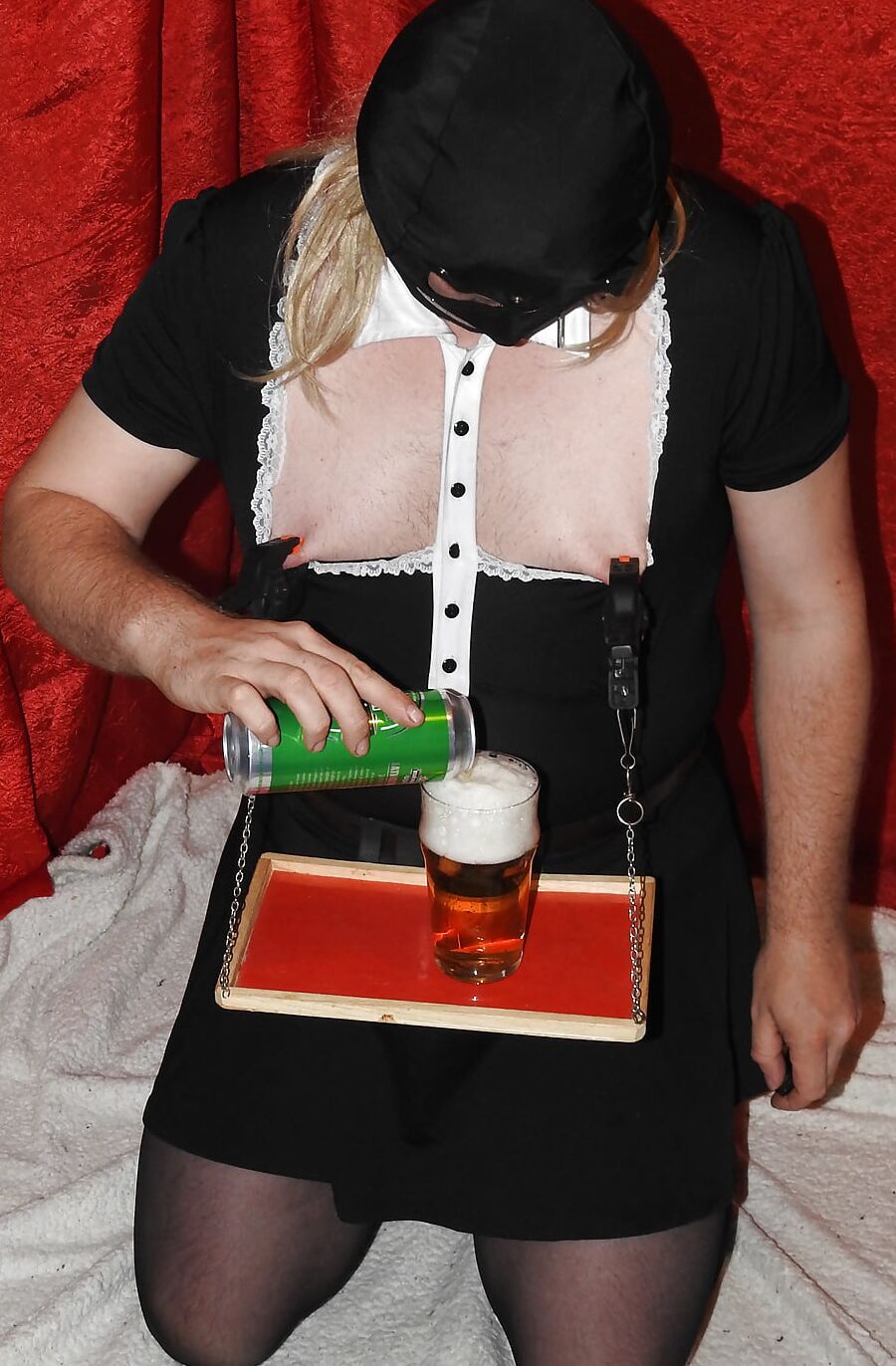 Sissy Served drinks by Glass