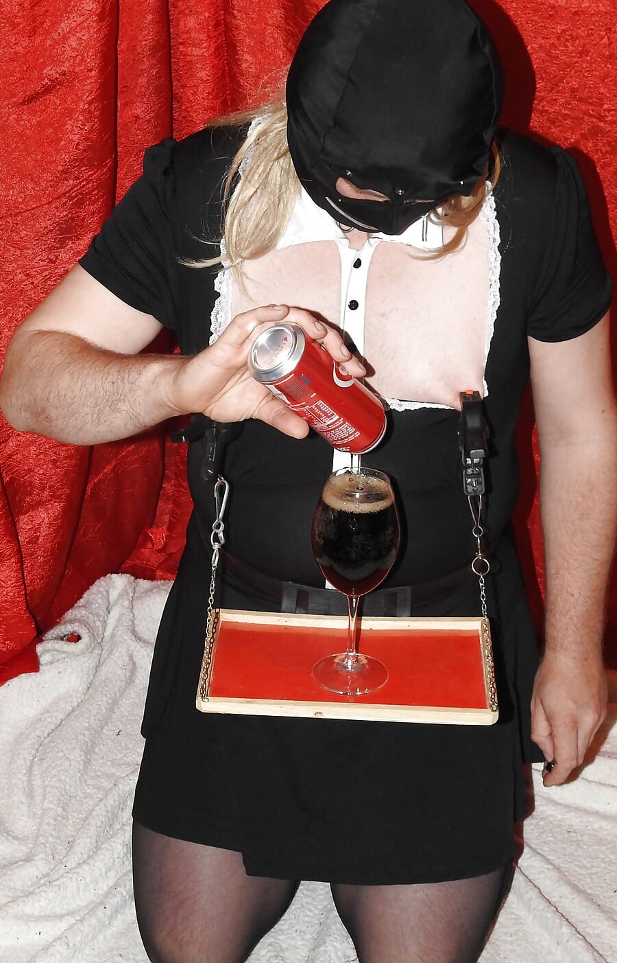 Sissy Served drinks by Glass