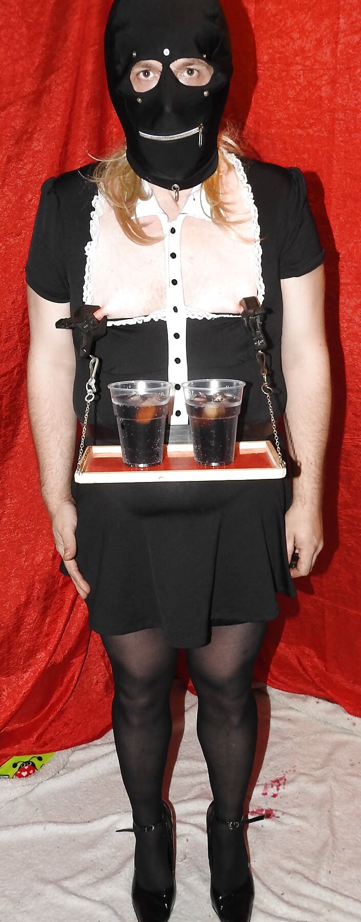 SissyMaid served cold drinks
