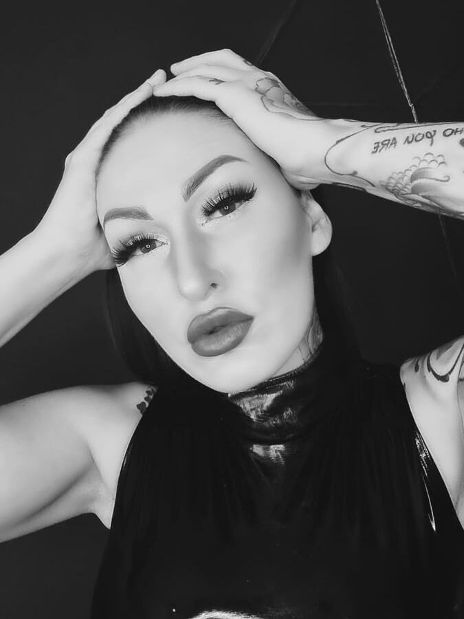 SEXY SELFIES