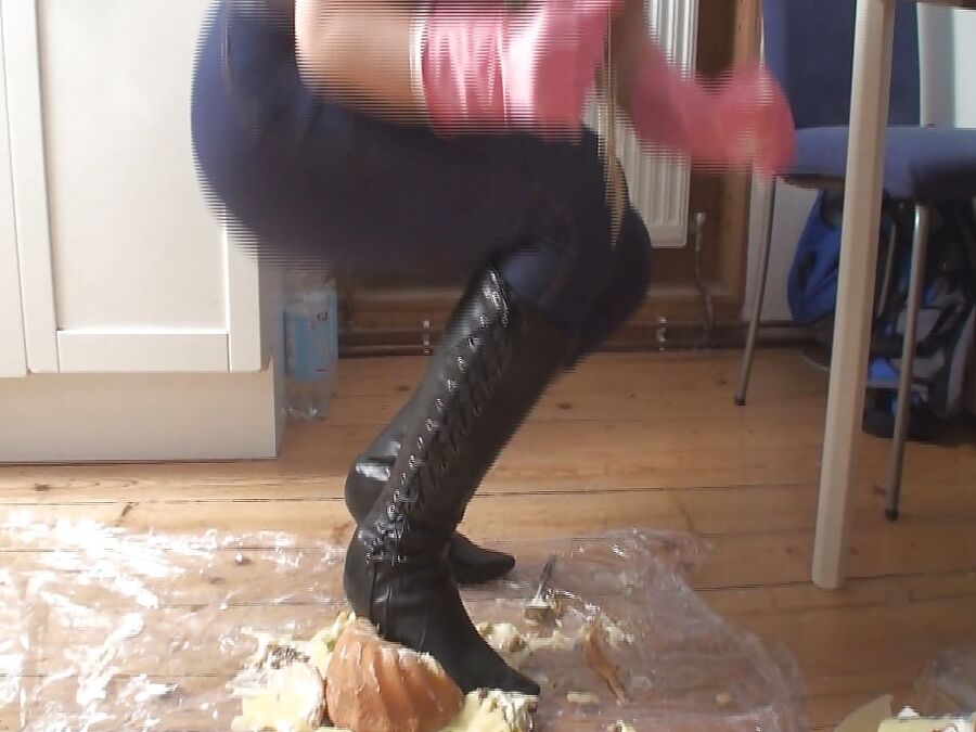 Boot Food Crushing