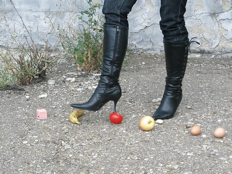 Boot Food Crushing