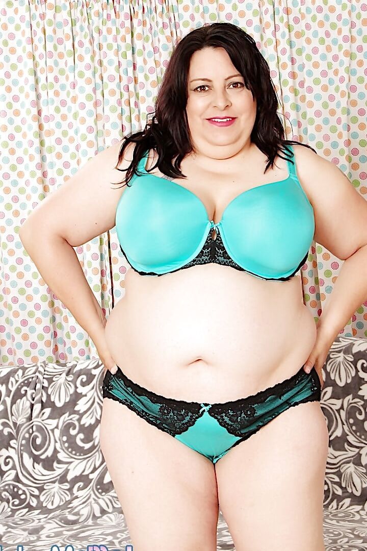 Chubby brunette Lacy Bangs