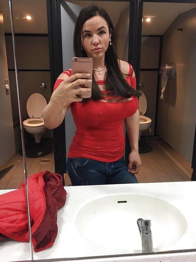 Showing off my hot body in public tabbyanne