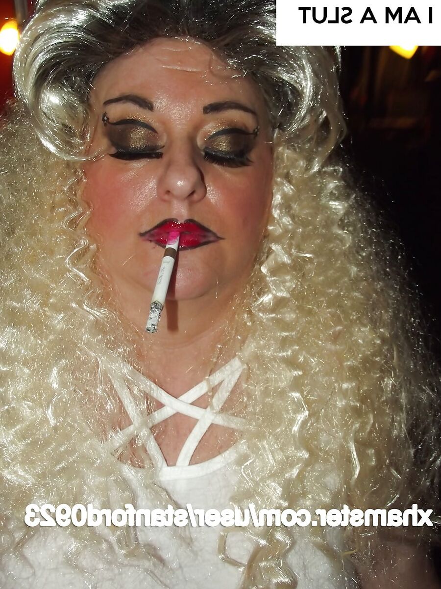 WHITE SLUT SMOKING PT2