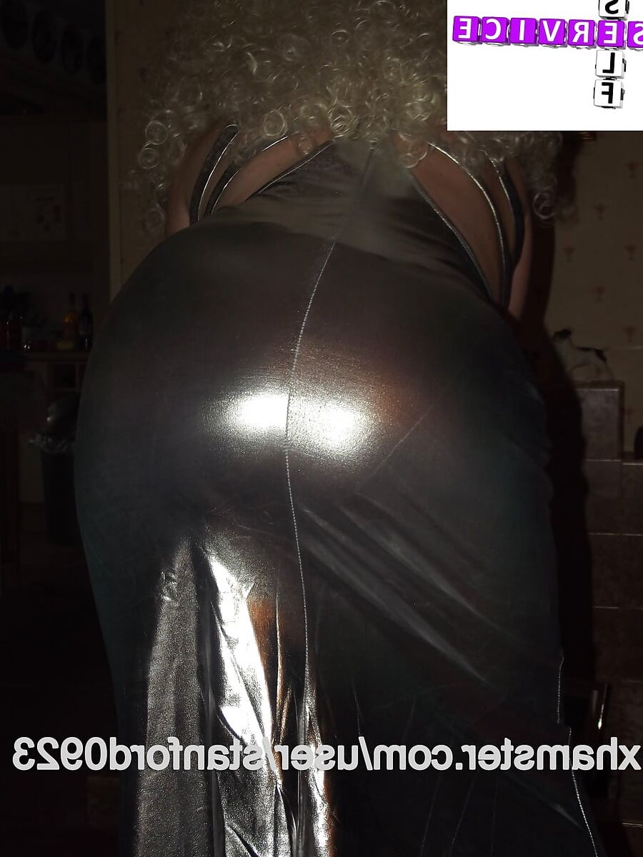 SERVICING MY PUSSY