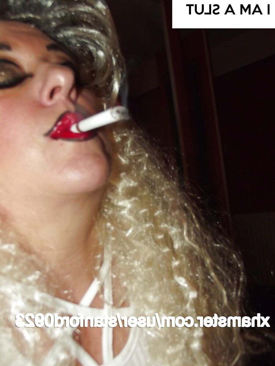 WHITE SLUT SMOKING PT2