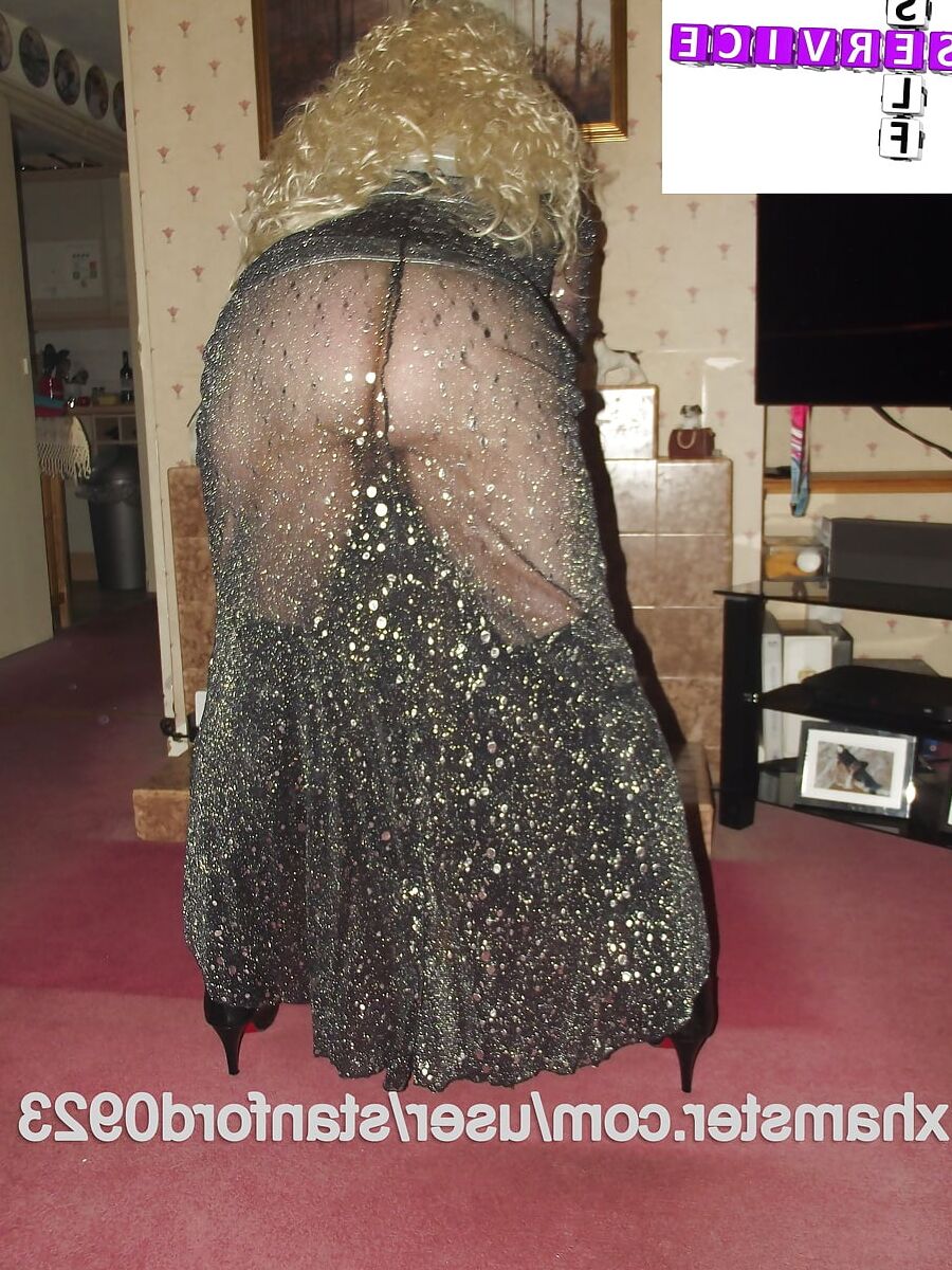 SERVICING MY PUSSY