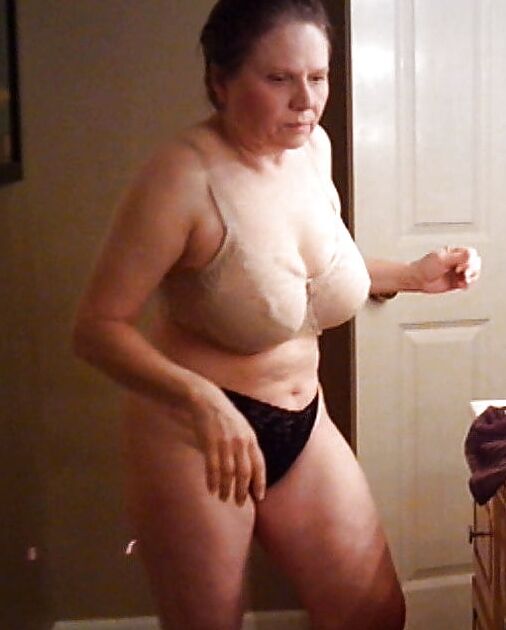 Mature Mom Tits and Ass getting ready by Marierocks