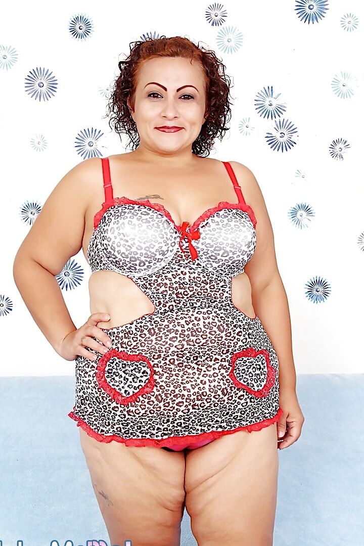 Sexy and horny mature BBW Rosa Diez