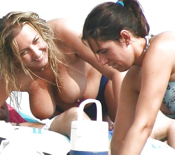 Nude beach with lots of beautiful ladies