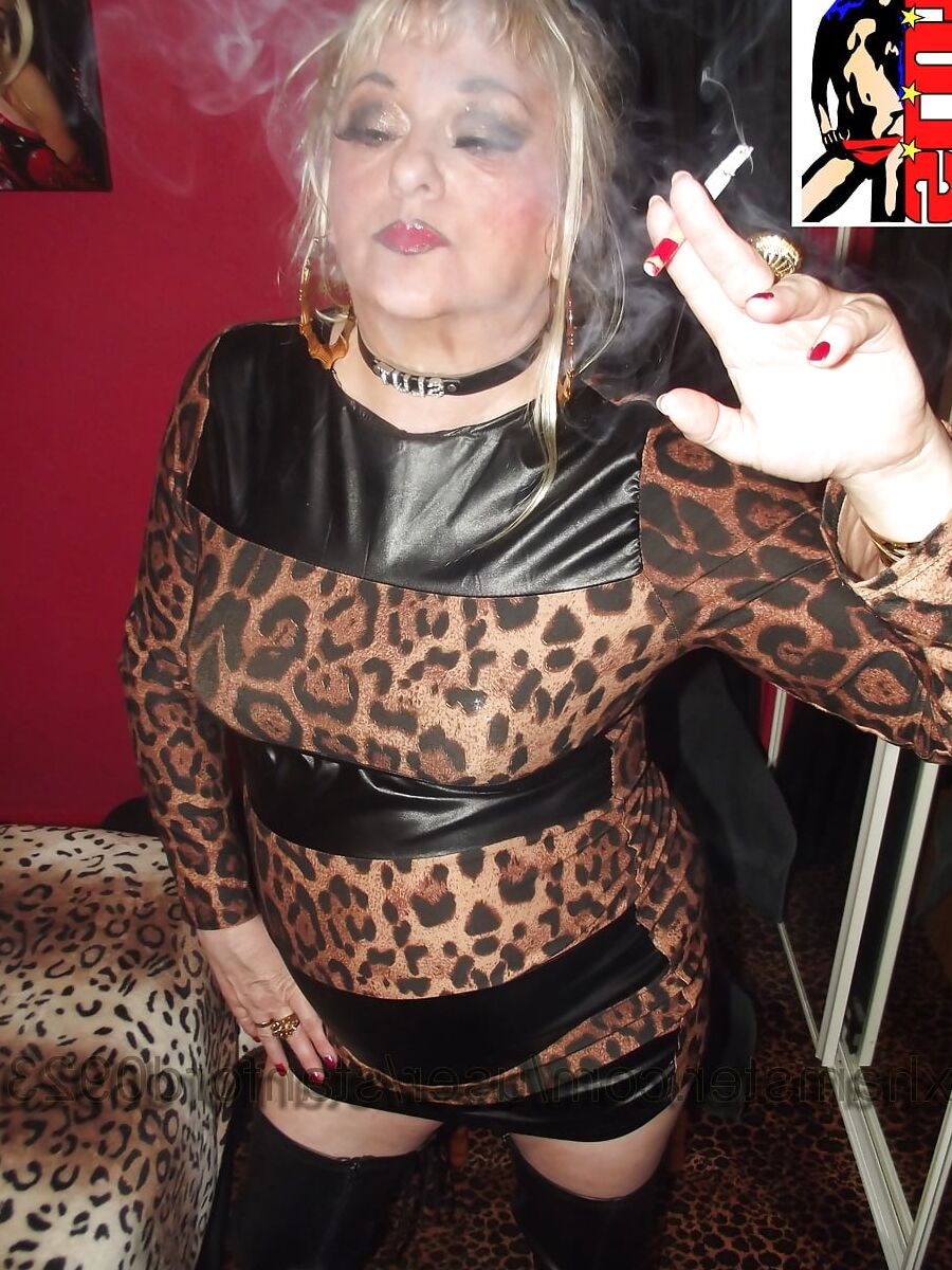 SLUT GETS DONE BY STRANGER