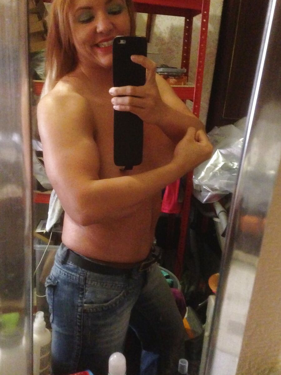 Just flaunting off my big tits and ass in public tabbyanne
