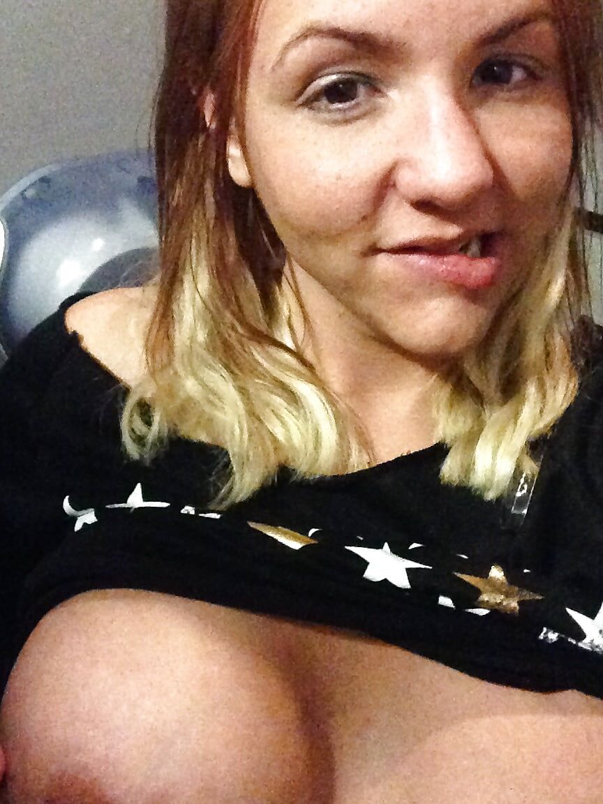 Just flaunting off my big tits and ass in public tabbyanne