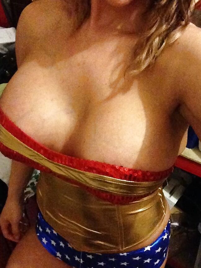 Just flaunting off my big tits and ass in public tabbyanne