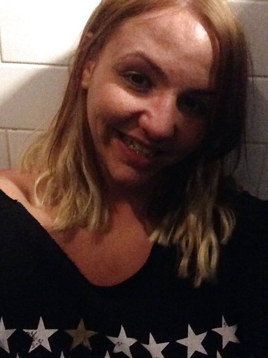 Just flaunting off my big tits and ass in public tabbyanne