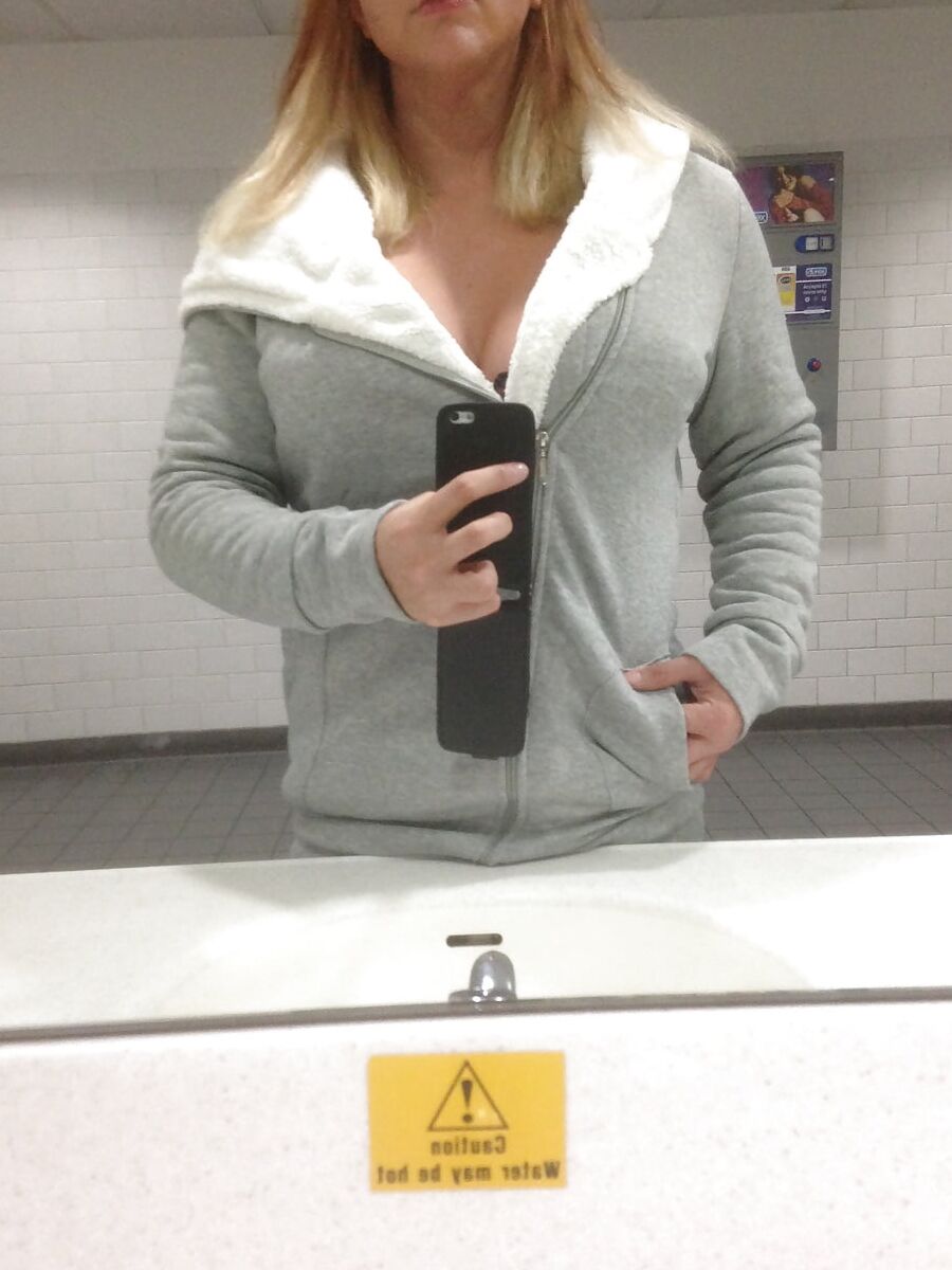 Just decided to show off my big tits and ass
