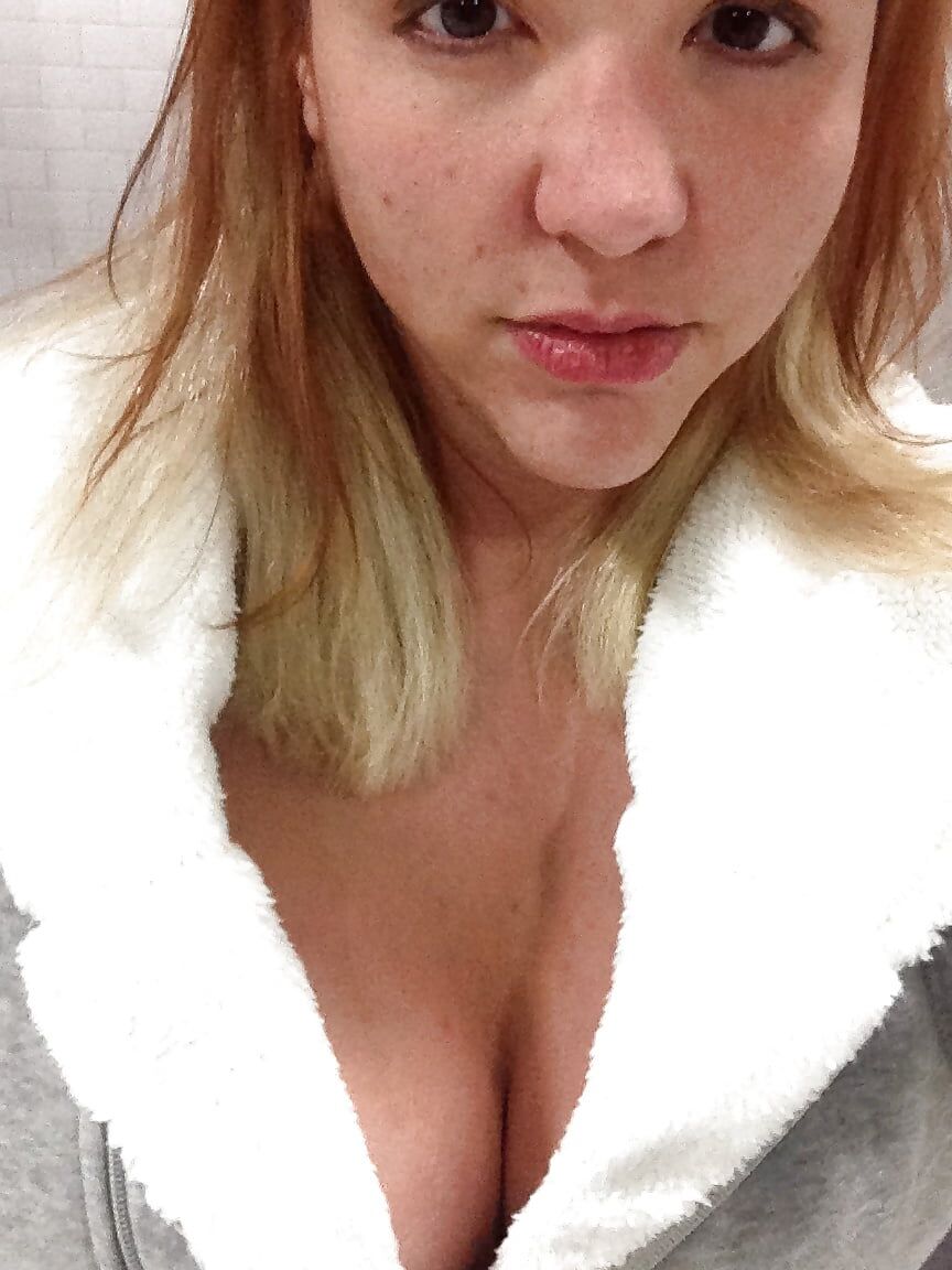 Just decided to show off my big tits and ass