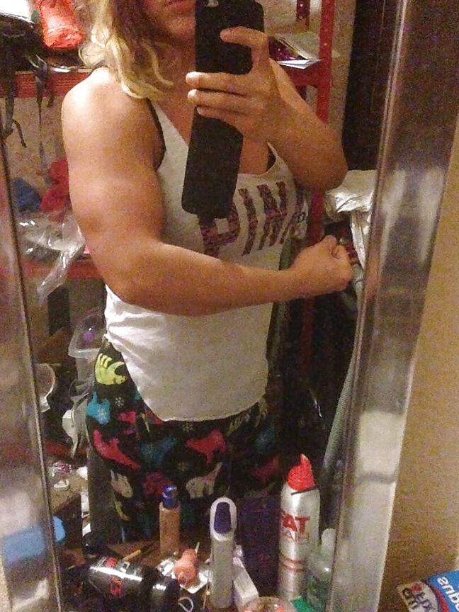 Tabbyanne Sexy Muscle pics