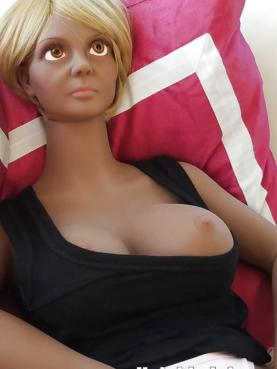 Ebony Curvy Doll 2