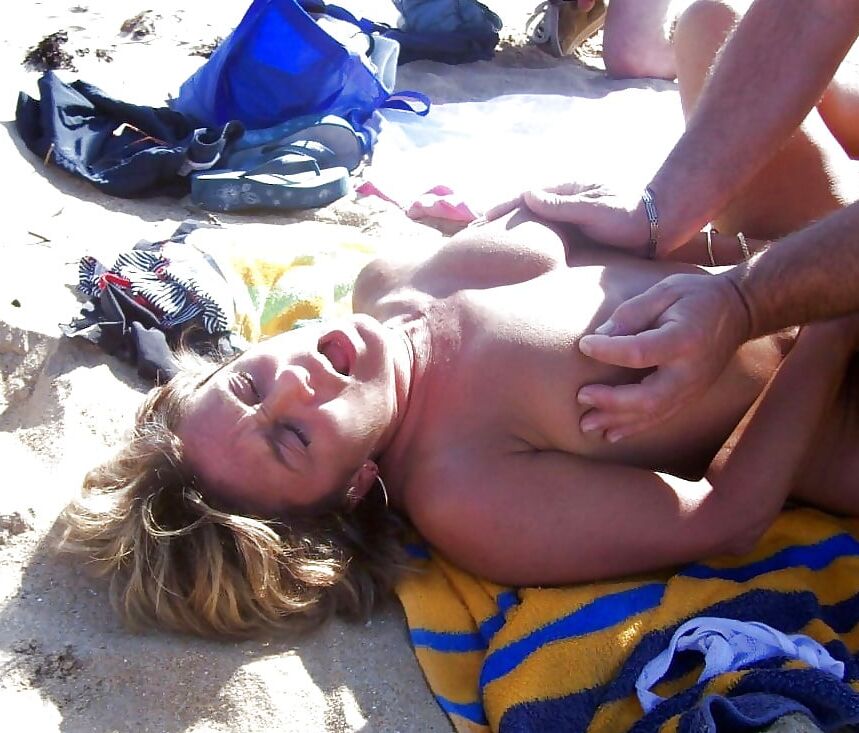 Blowjob on the beach