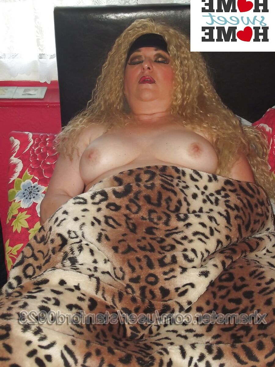 SLUT IN BED