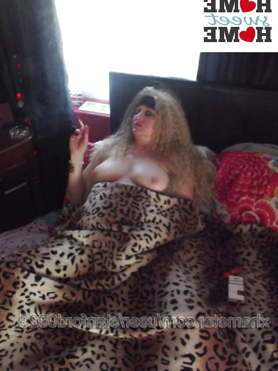 SLUT IN BED