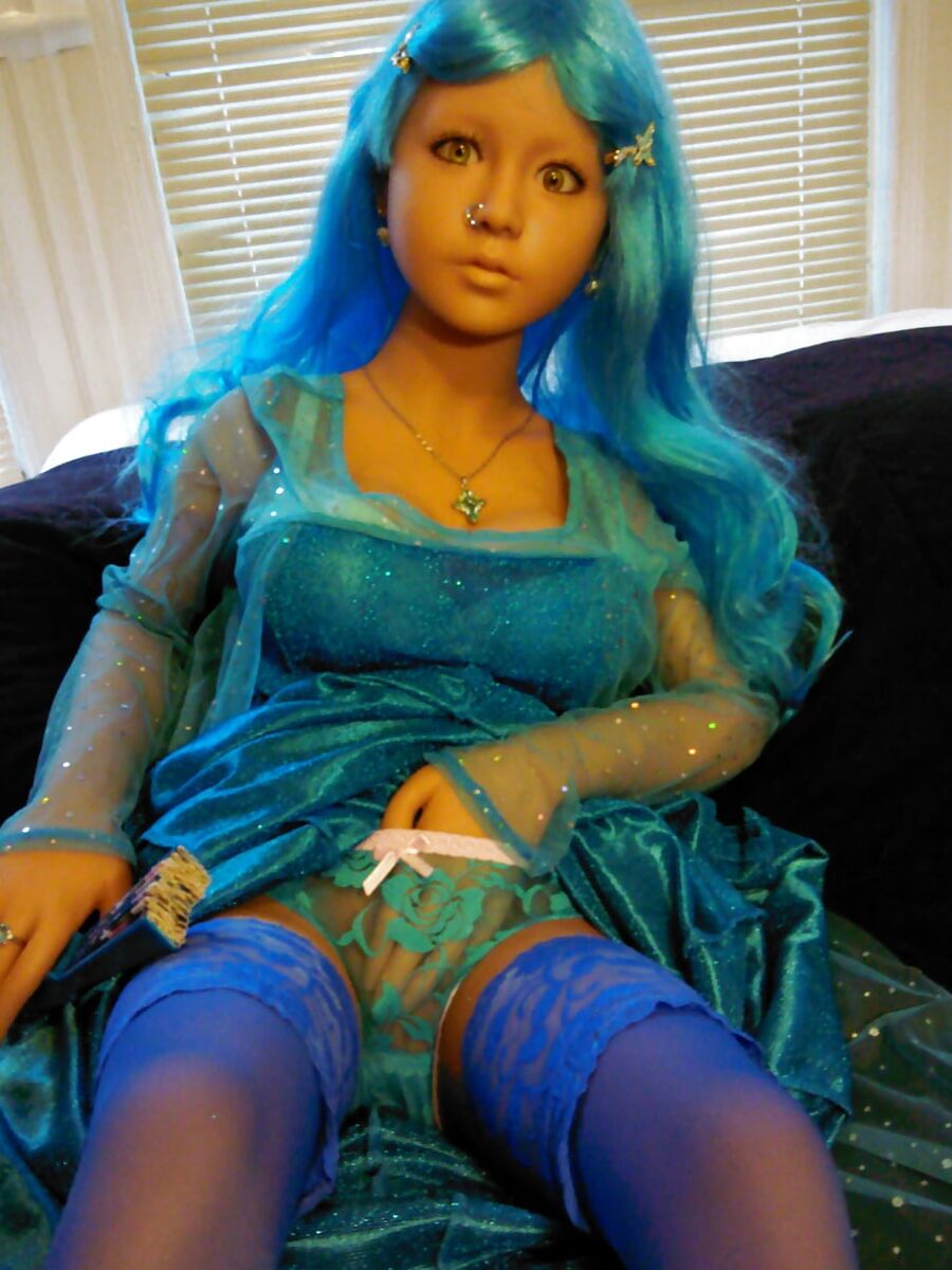 Nina the love doll
