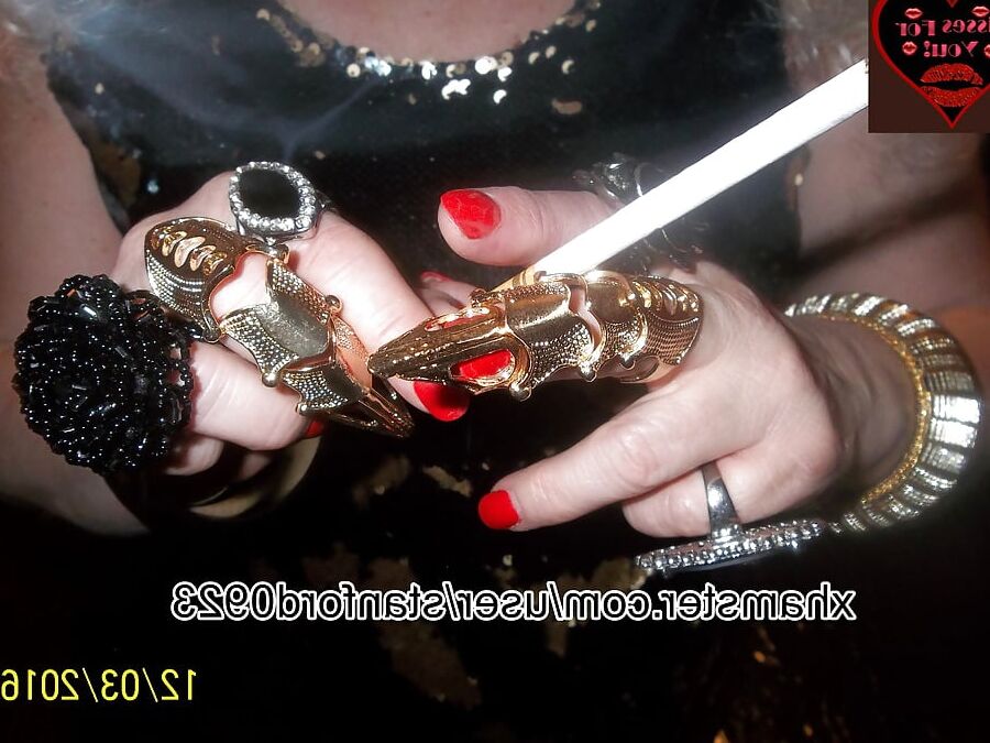 SMOKING DIVA SLUT1