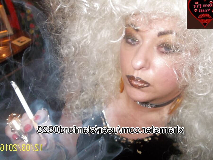 SMOKING DIVA SLUT1