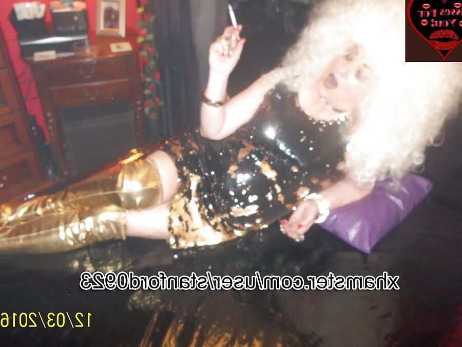 SMOKING DIVA SLUT1
