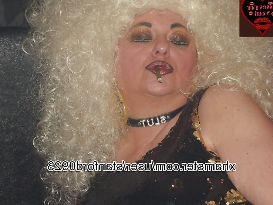 SMOKING DIVA SLUT 2