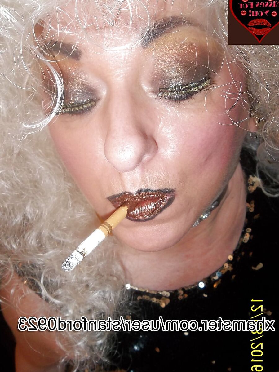 SMOKING DIVA SLUT1