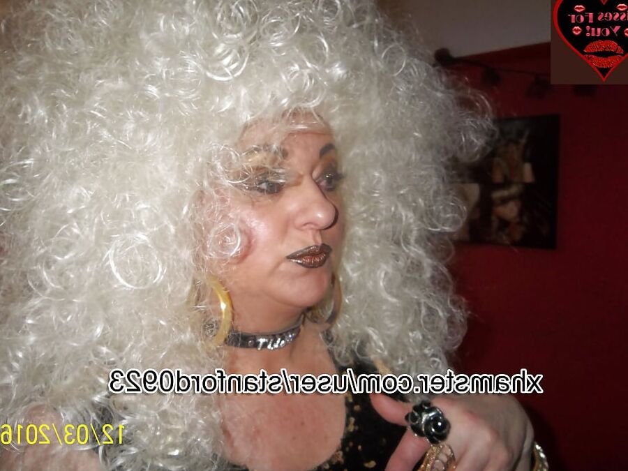 SMOKING DIVA SLUT1