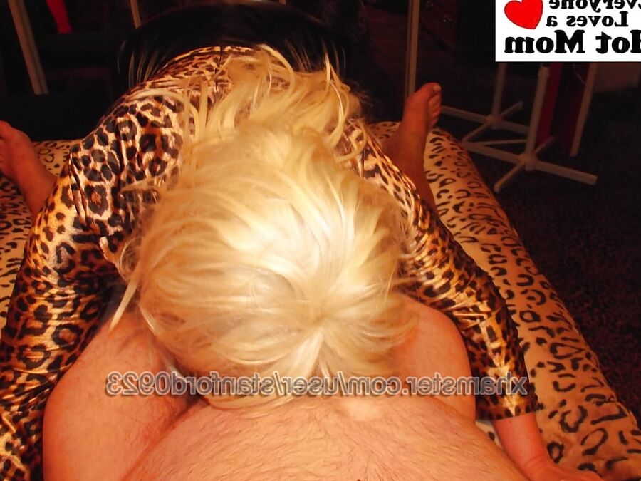 LEOPARD MILF SMOKING PT 2