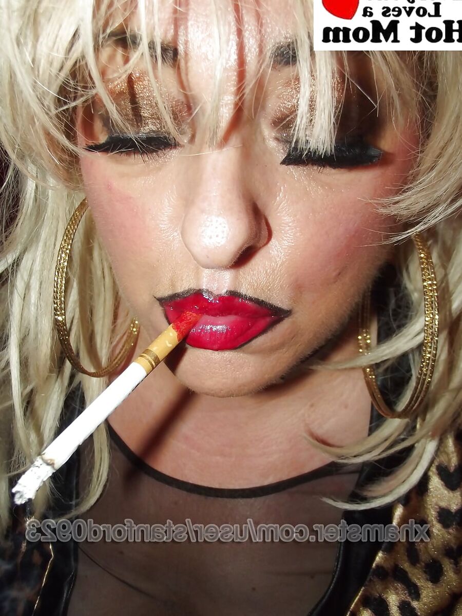 LEOPARD MILF SMOKING ONLY PT1