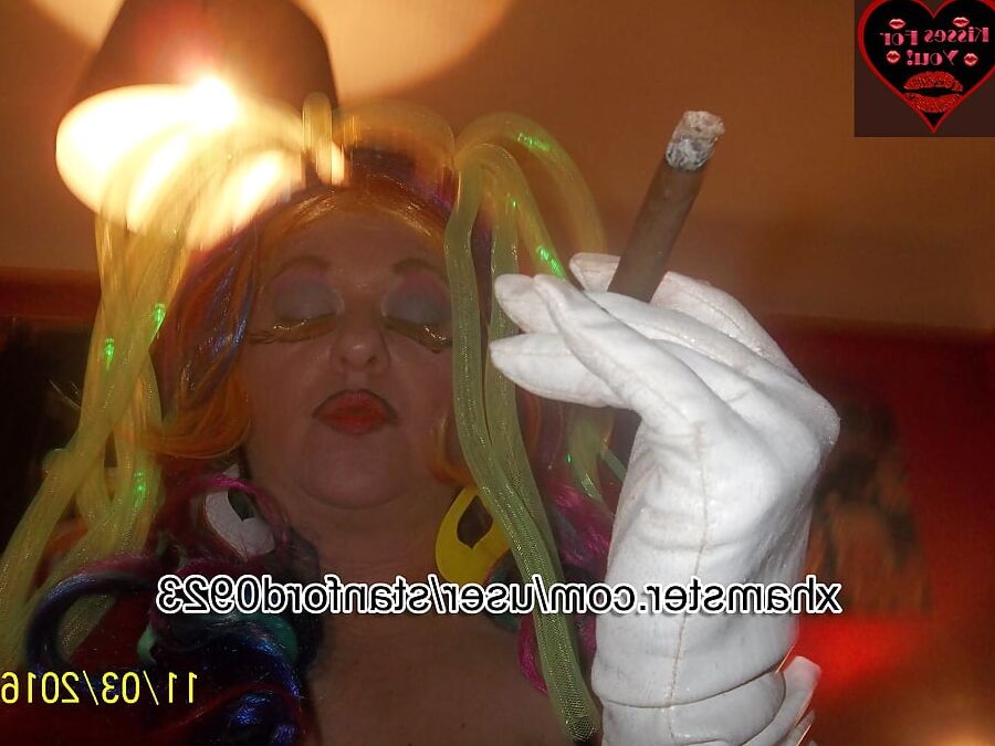 TASTE THE RAINBOW SLUT 2