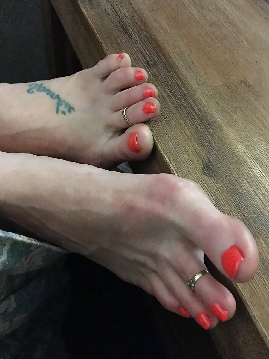 My slutty feet and toes, like?