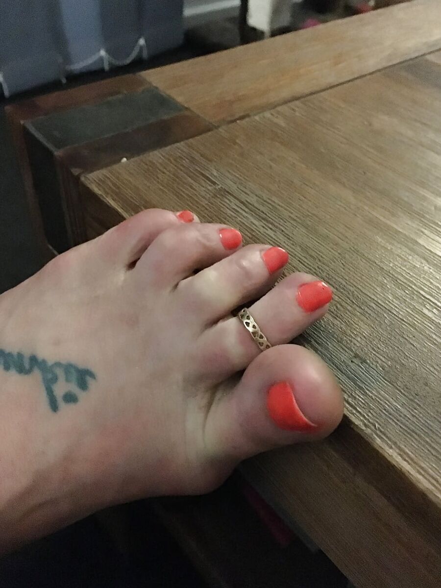 My slutty feet and toes, like?