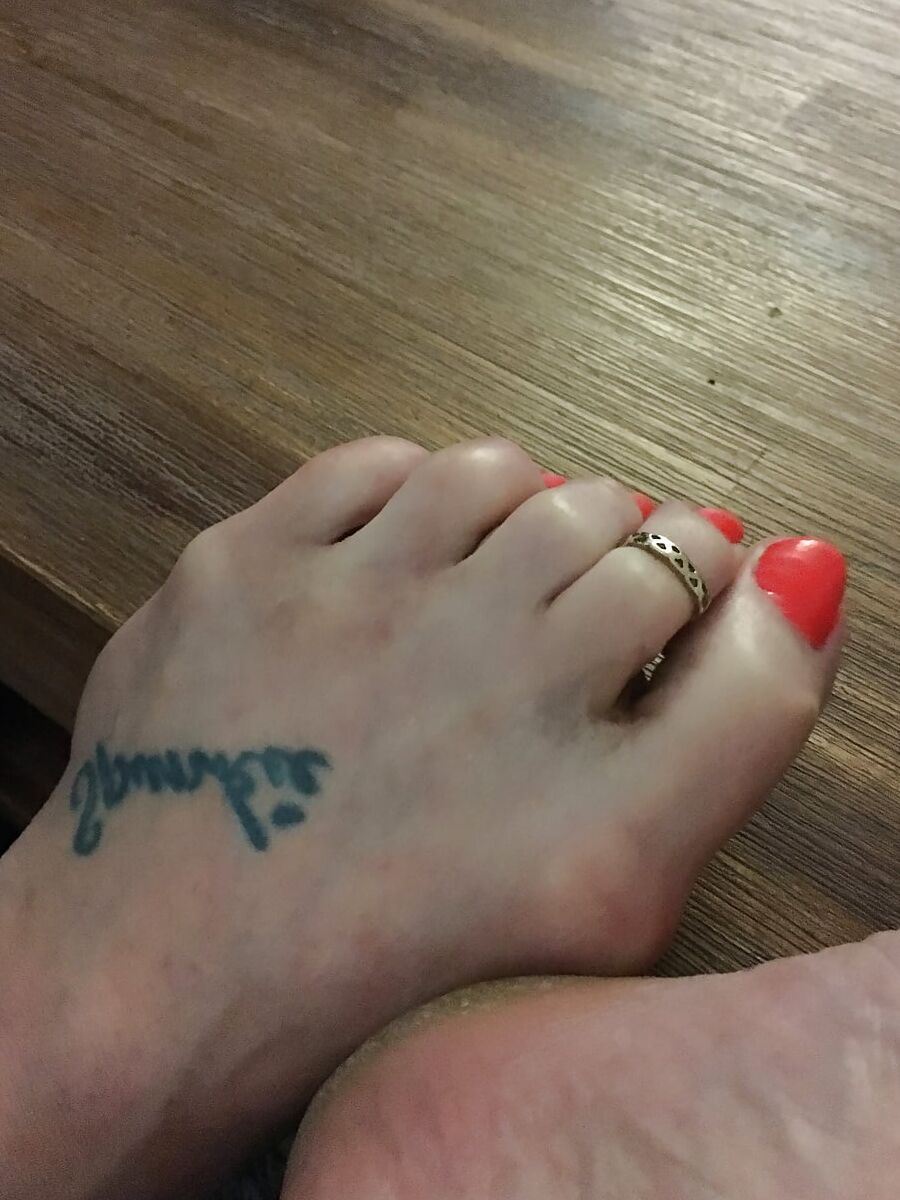 My slutty feet and toes, like?